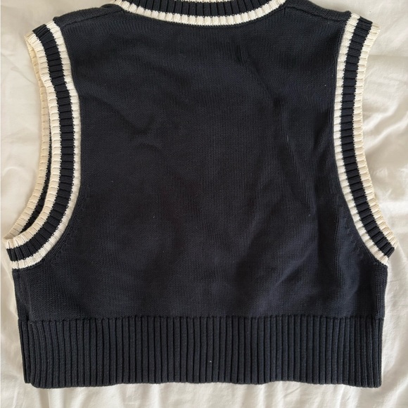 TNA/Aritzia Knit Vest - Picture 2 of 2